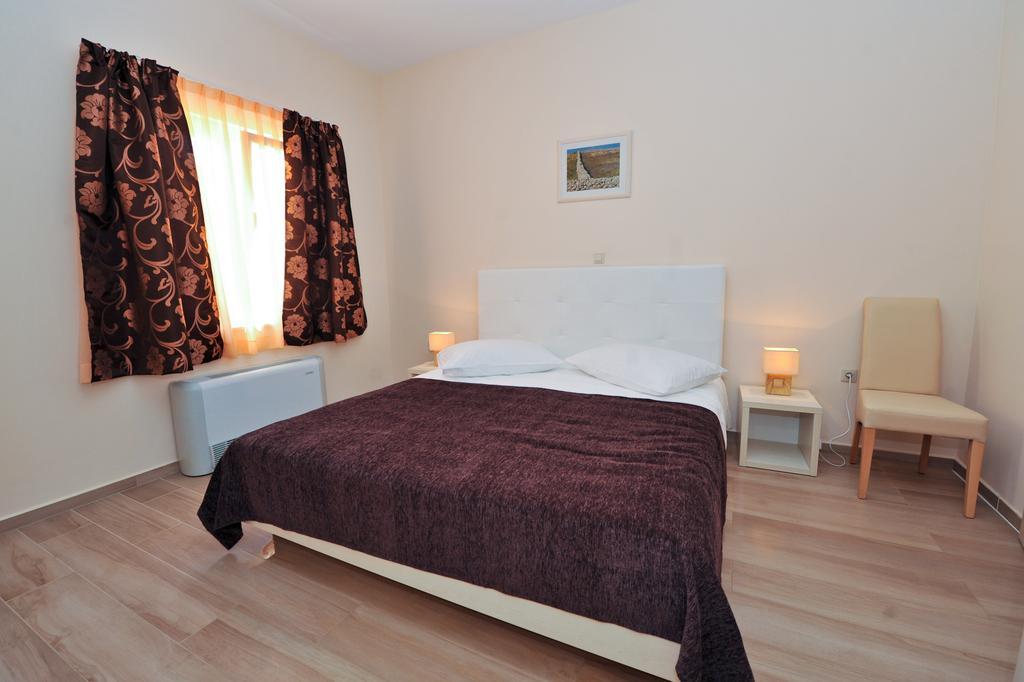 Aparthotel Lastura Novalja Zimmer foto