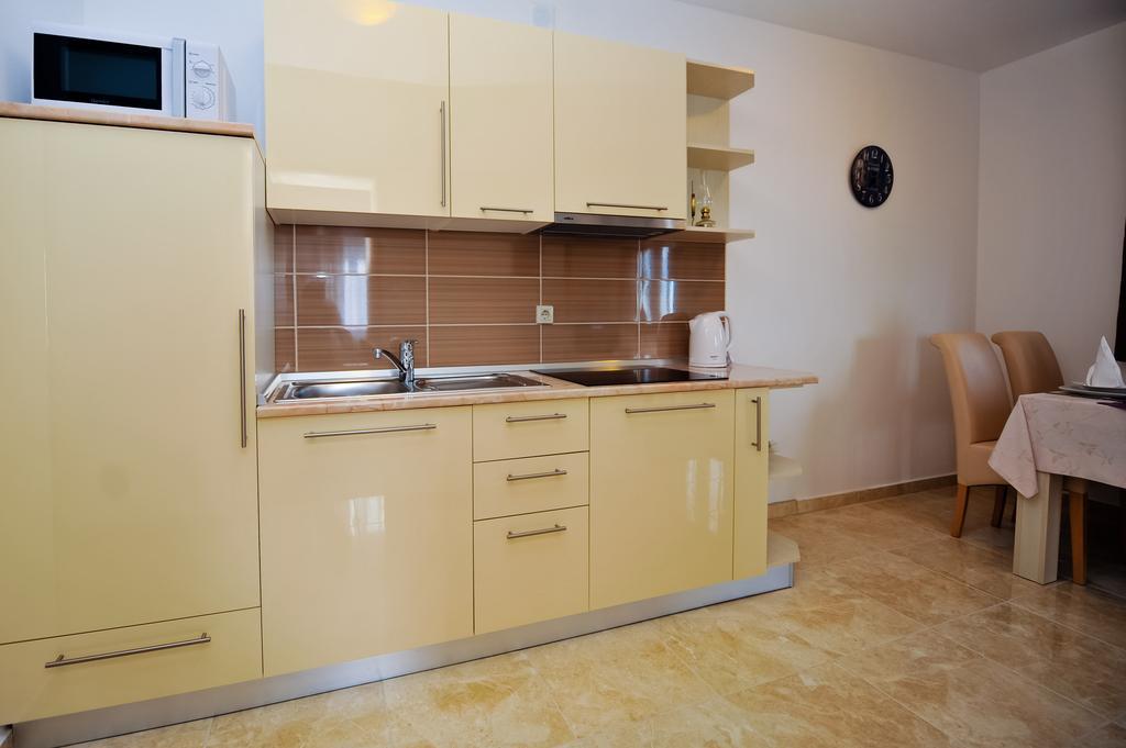 Aparthotel Lastura Novalja Zimmer foto